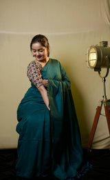 Green cotton handloom saree with floral printed blouse - Cotton Dori