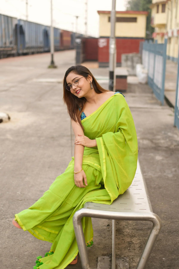 Lemon green handloom cotton saree with printed blouse - Cotton Dori