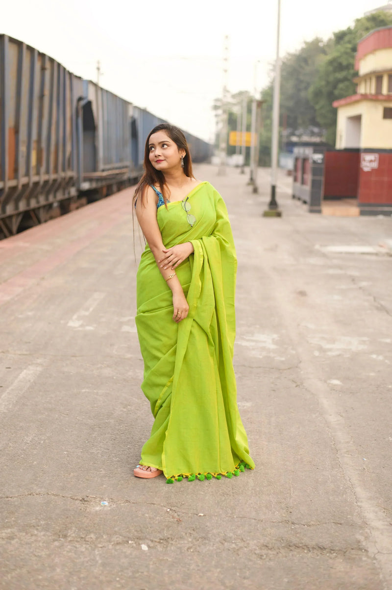 Lemon green handloom cotton saree with printed blouse - Cotton Dori