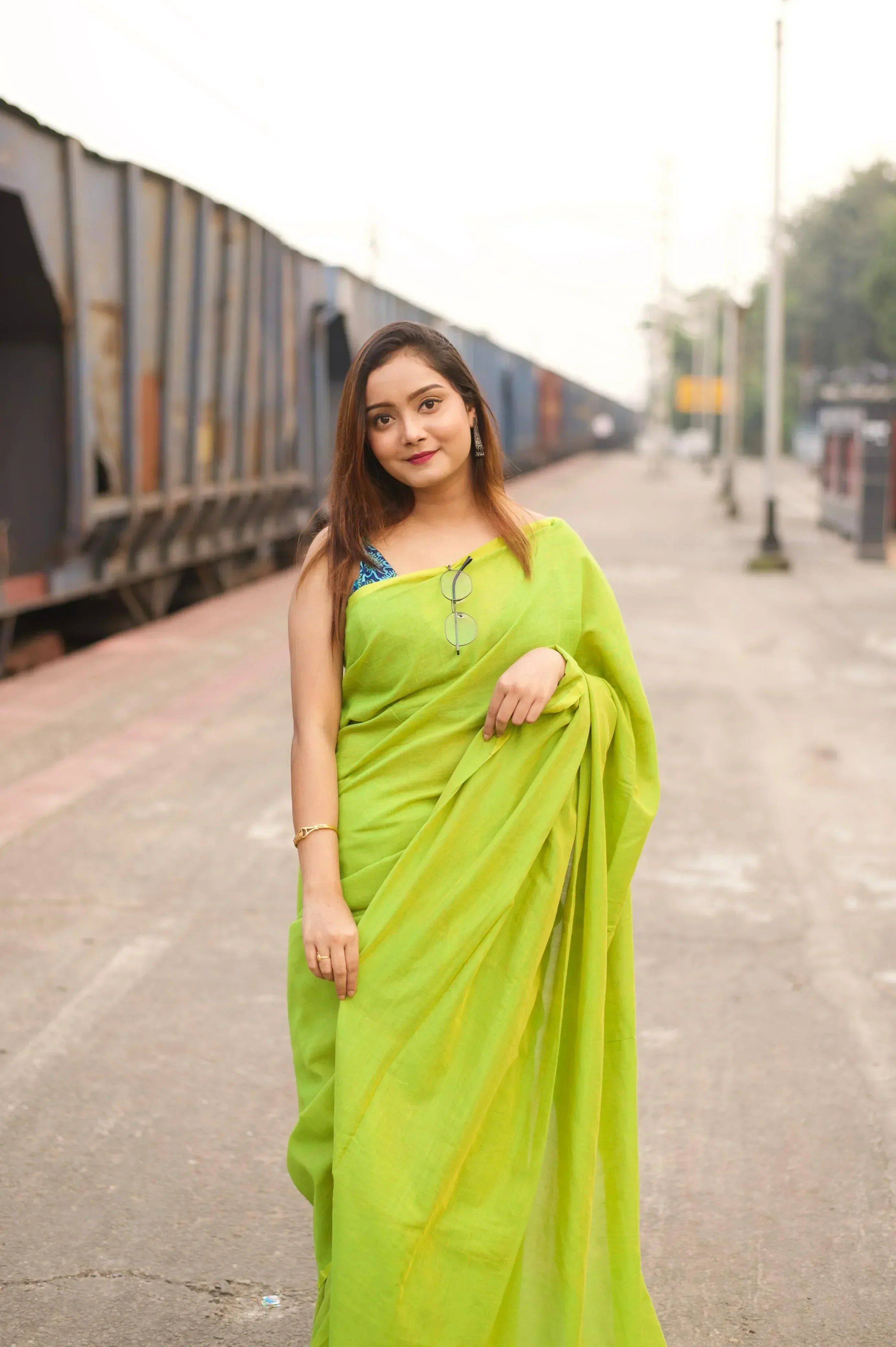 Lemon green handloom cotton saree with printed blouse - Cotton Dori