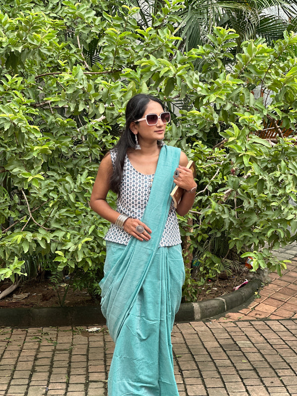 Sky Blue Cotton Handloom Saree With Georgous Printed Blouse