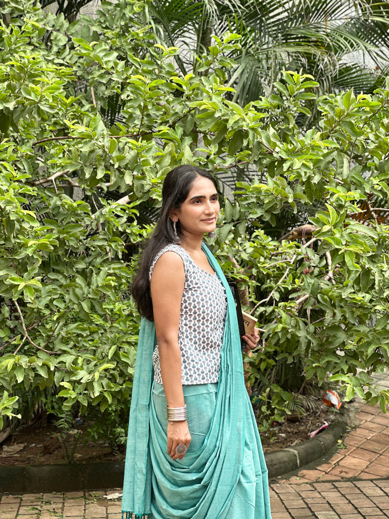 Sky Blue Cotton Handloom Saree With Georgous Printed Blouse