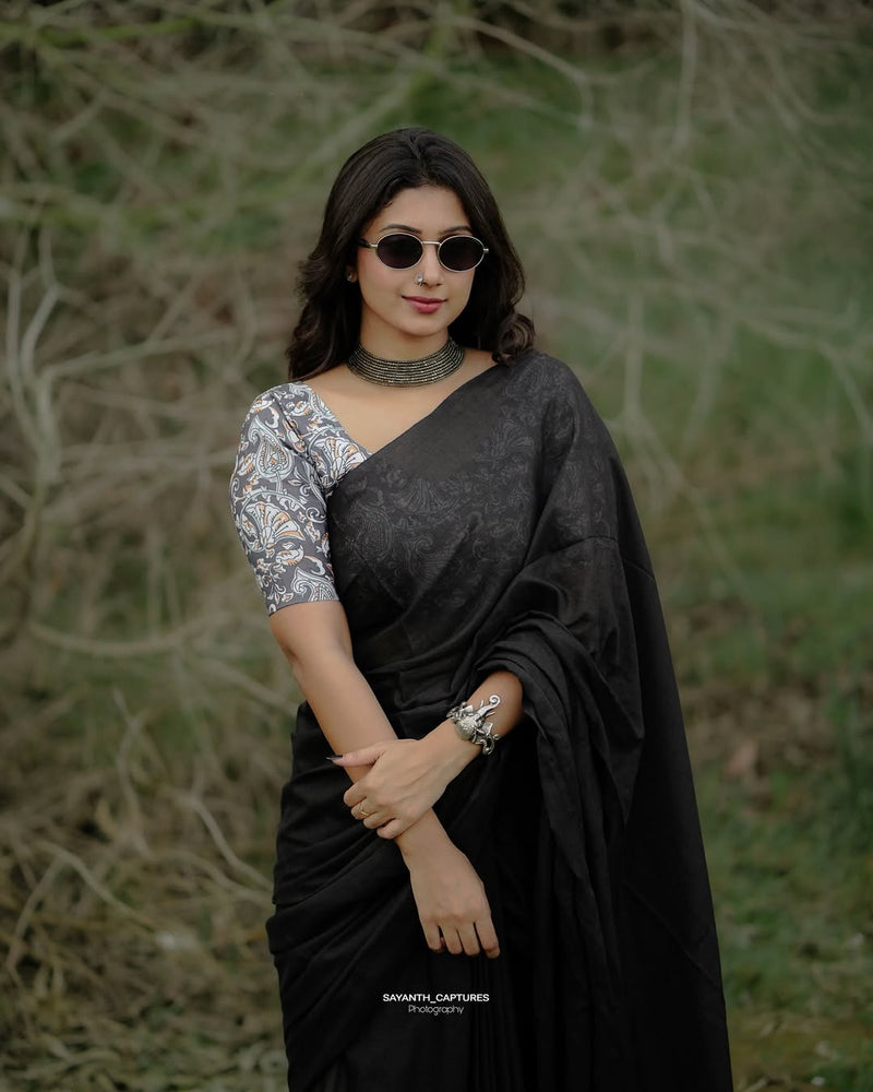 Pure Cotton Black Handloom Saree With Beautiful Printed Blouse