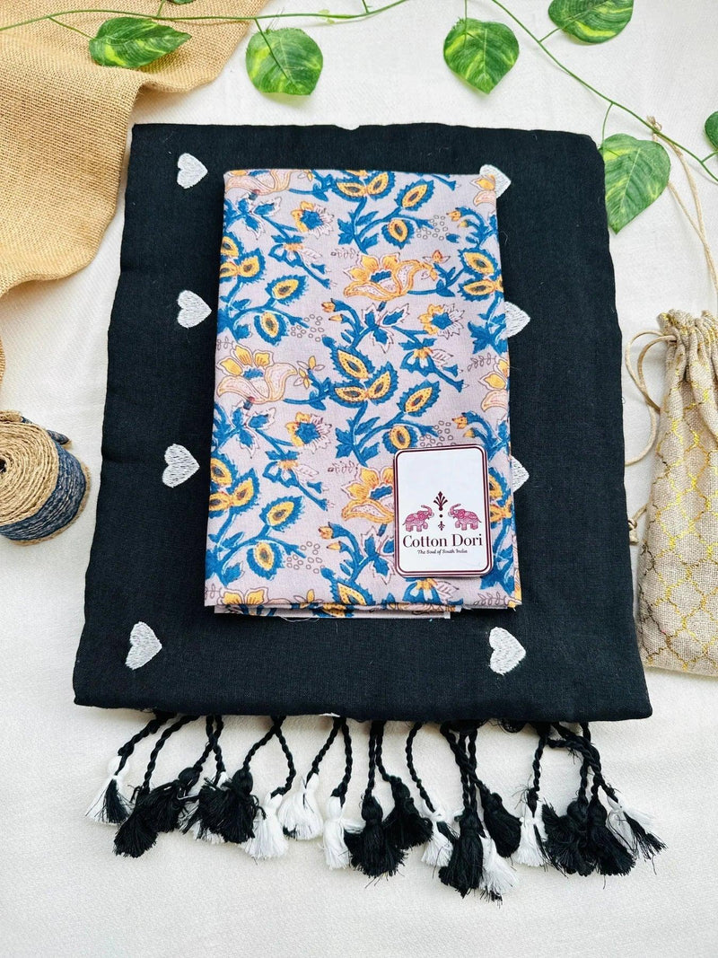 True black cotton handloom saree with grey flower printed blouse - Cotton Dori