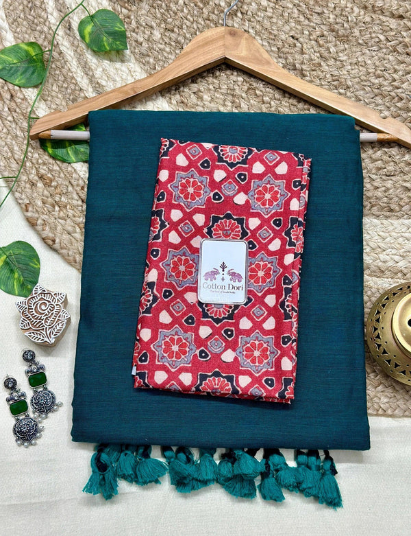 Deep rama green saree with red printed blouse - Cotton Dori