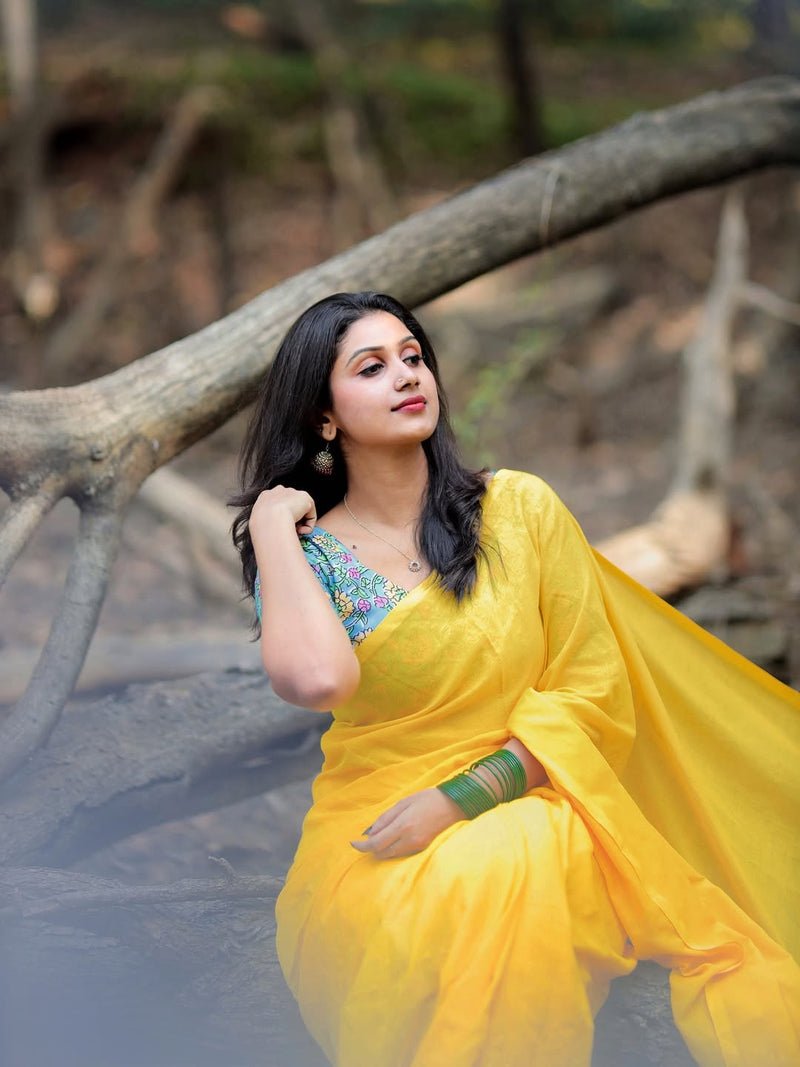 Gorgeous Yellow cotton handloom saree with printed blouse
