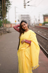 Yellow cotton handloom saree with floral printed blouse - Cotton Dori
