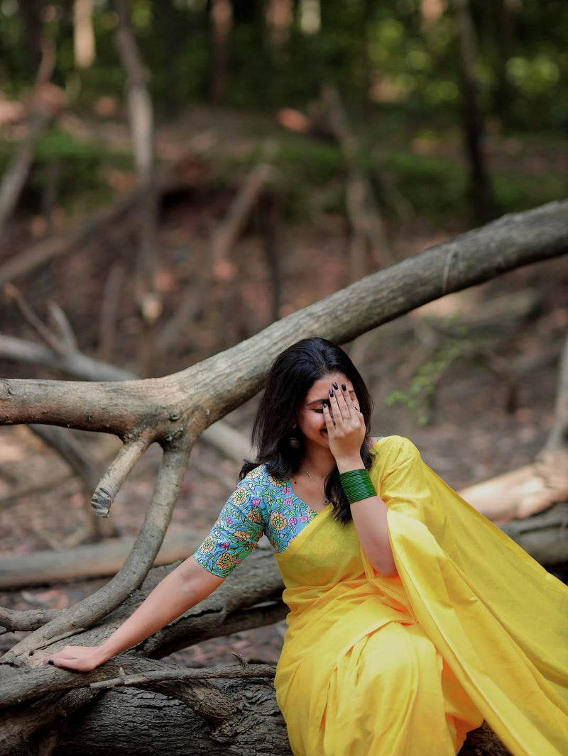 Gorgeous Yellow cotton handloom saree with printed blouse