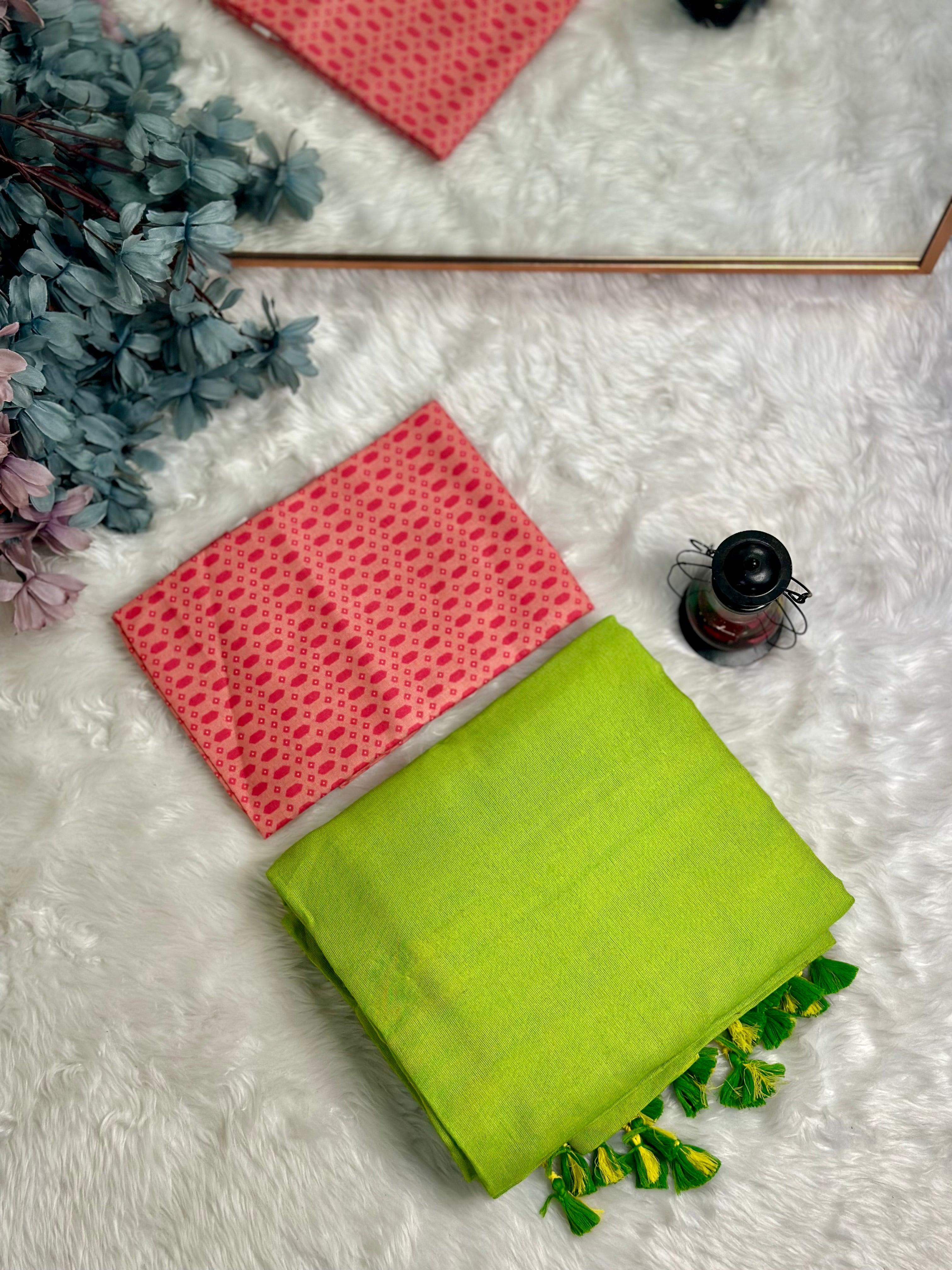 Premium parrot green saree with ruby red blouse - My Store