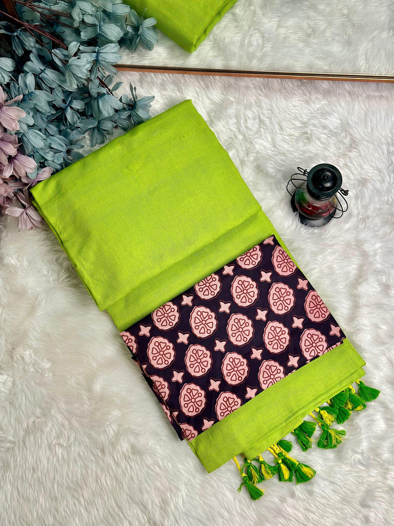 Premium Handloom Cotton Saree - Emerald Green saree with  brown printed blouse