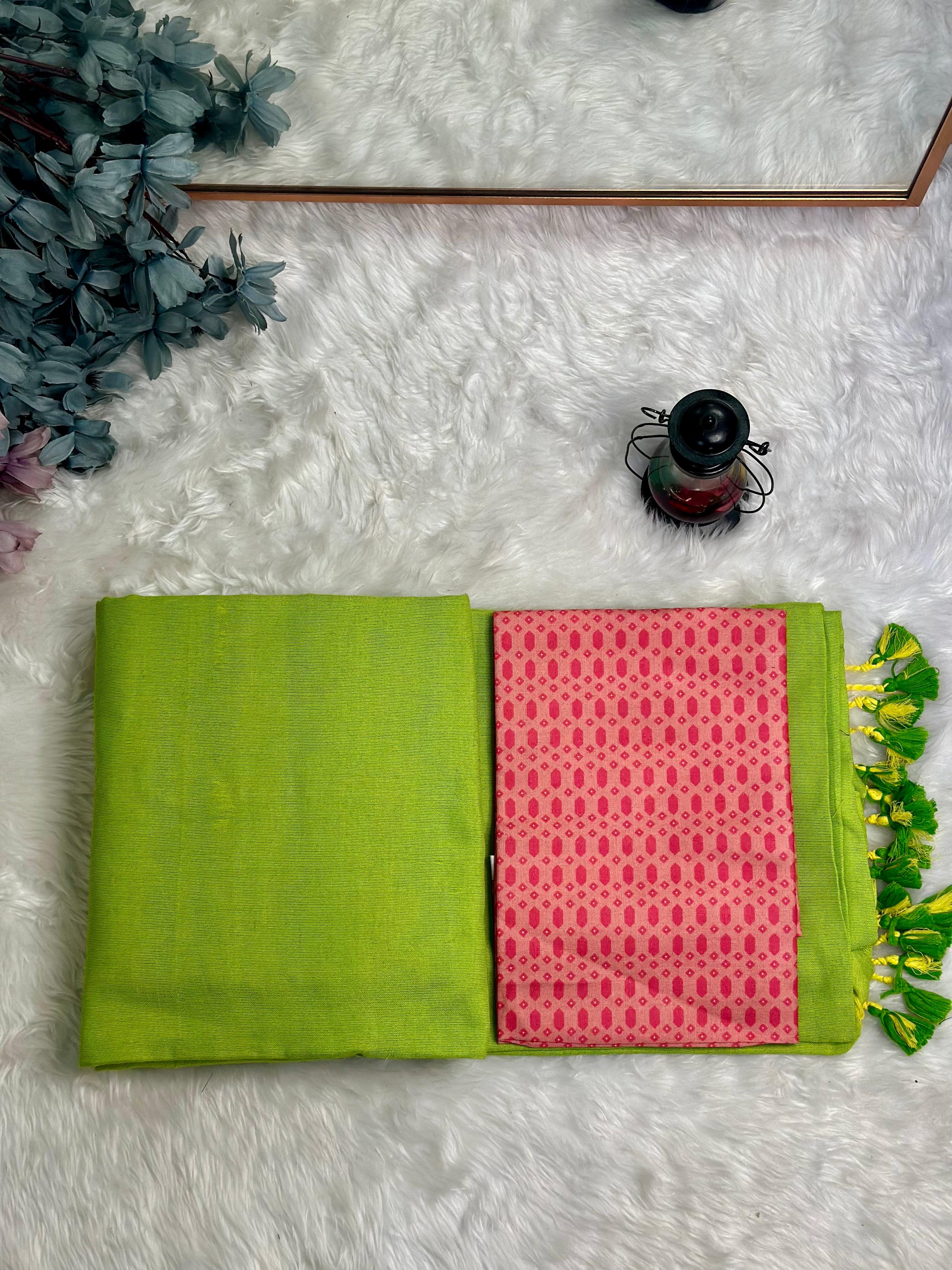 Premium parrot green saree with ruby red blouse - My Store
